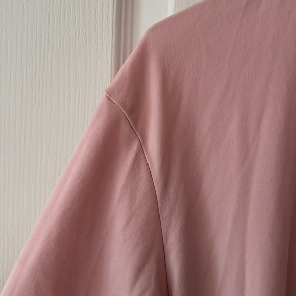 Selling pink t-shirt, soft, comfortable - Picture 3 of 3